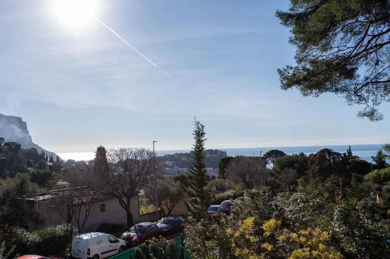 Cocoon In Cassis Apartment